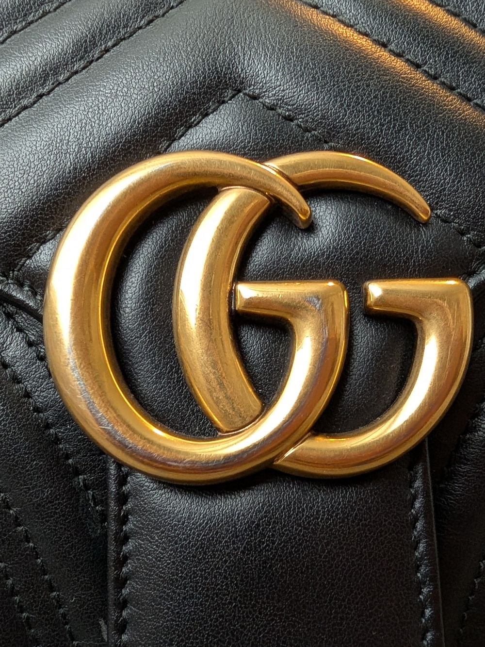 Gucci Marmont Matelassé Shoulder Bag - Picture 5 of 16